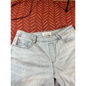 Tribal Jeans Womens Size 8 Light Wash Wide Leg Cropped Denim Pants